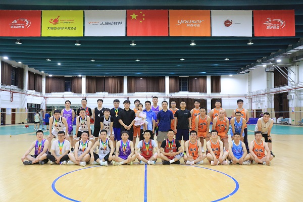 1752825758281221.jpeg 合影照片.jpg