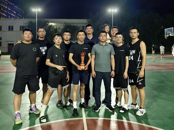 篮球友谊赛合影.jpg